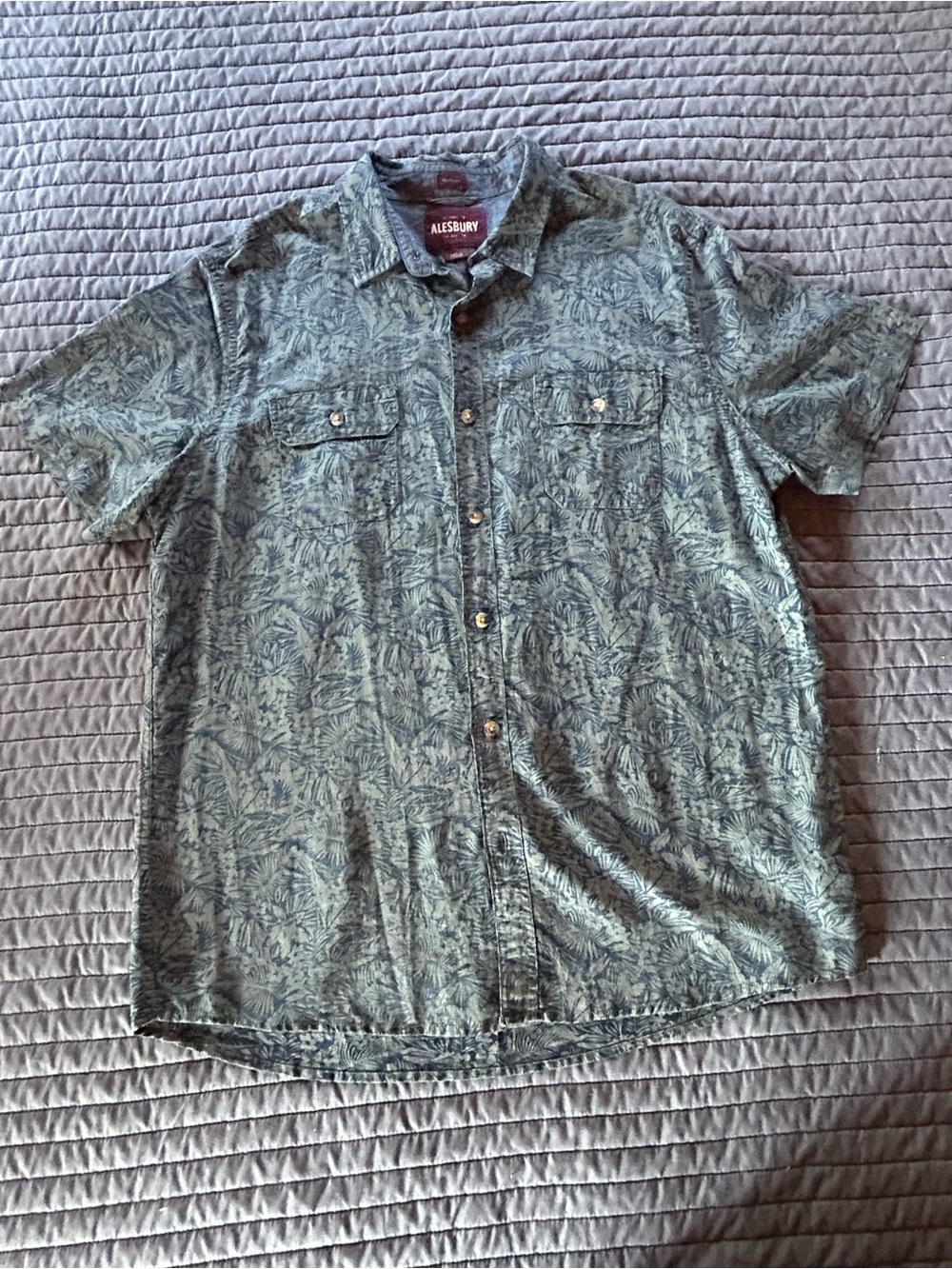Alesbury Green Palm-Print Short Sleeve Button-Down Shirt